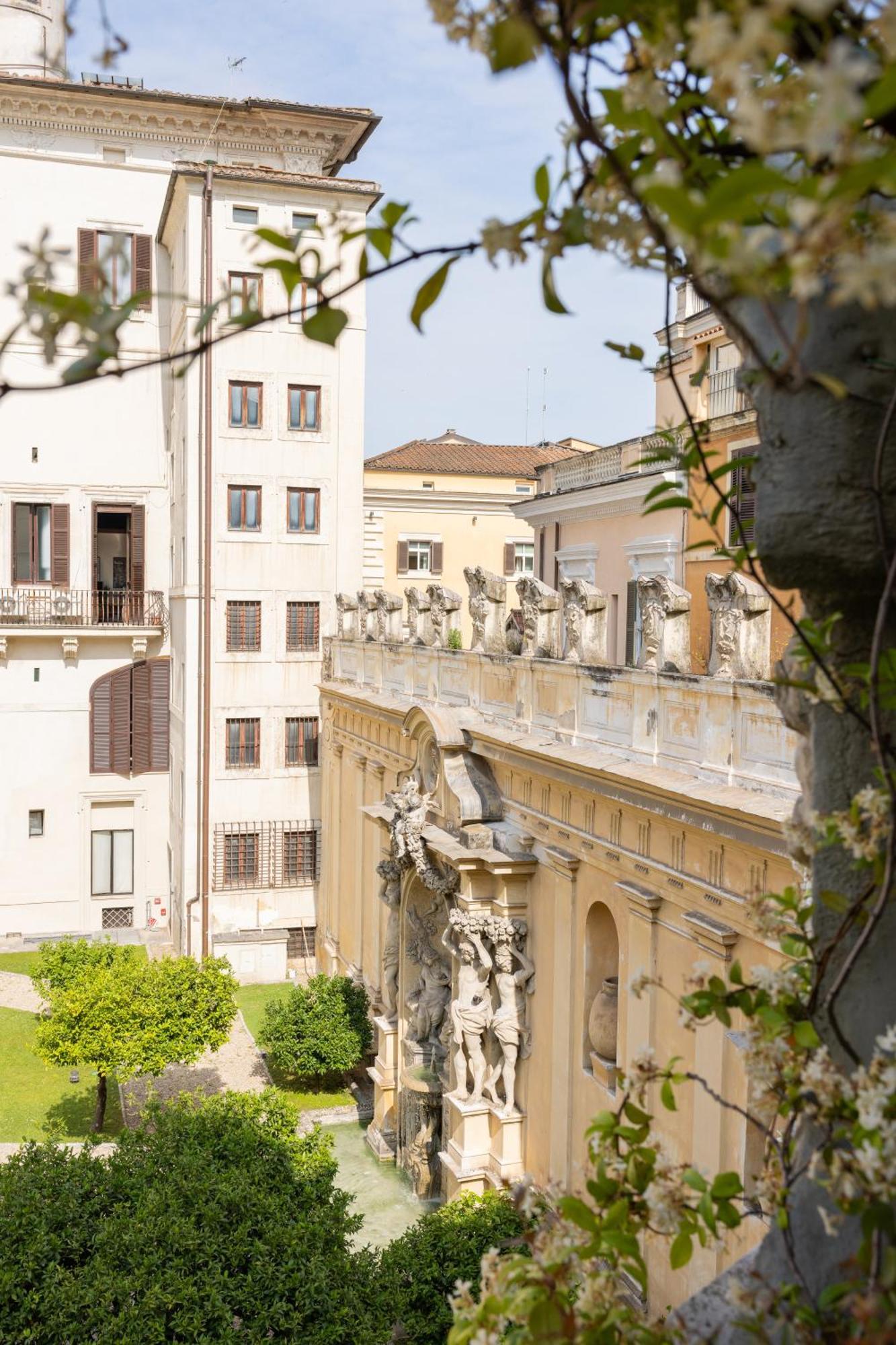Hotel Vilon - Small Luxury Hotels Of The World Rome Exterior photo